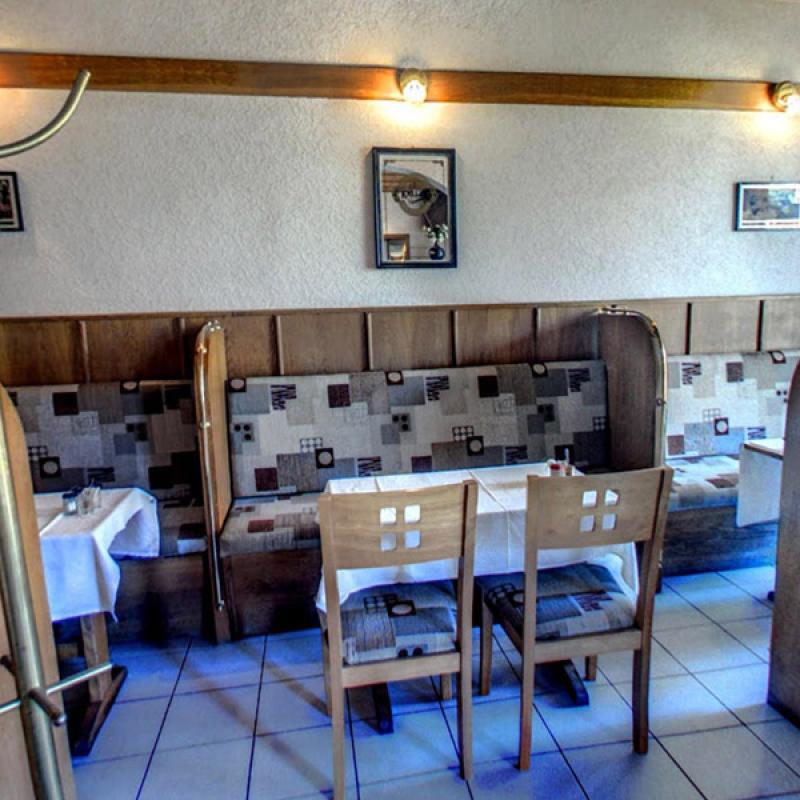 Csini Panzió udvar és bejárat